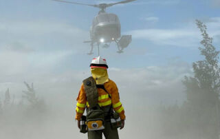 Los bomberos forestales de la Región de Murcia desplegados en Canadá luchan contra un incendio que afecta a cerca de 40.000 hectáreas
