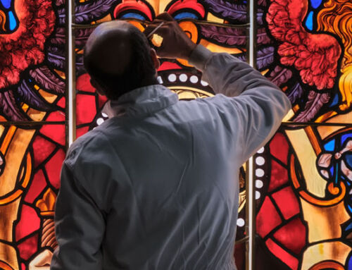 La restauración de las vidrieras de la Catedral de Murcia devolverá la luz y el color al interior del templo