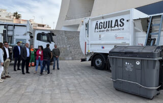Águilas refuerza su servicio de limpieza viaria con nuevos contenedores y vehículos más sostenibles