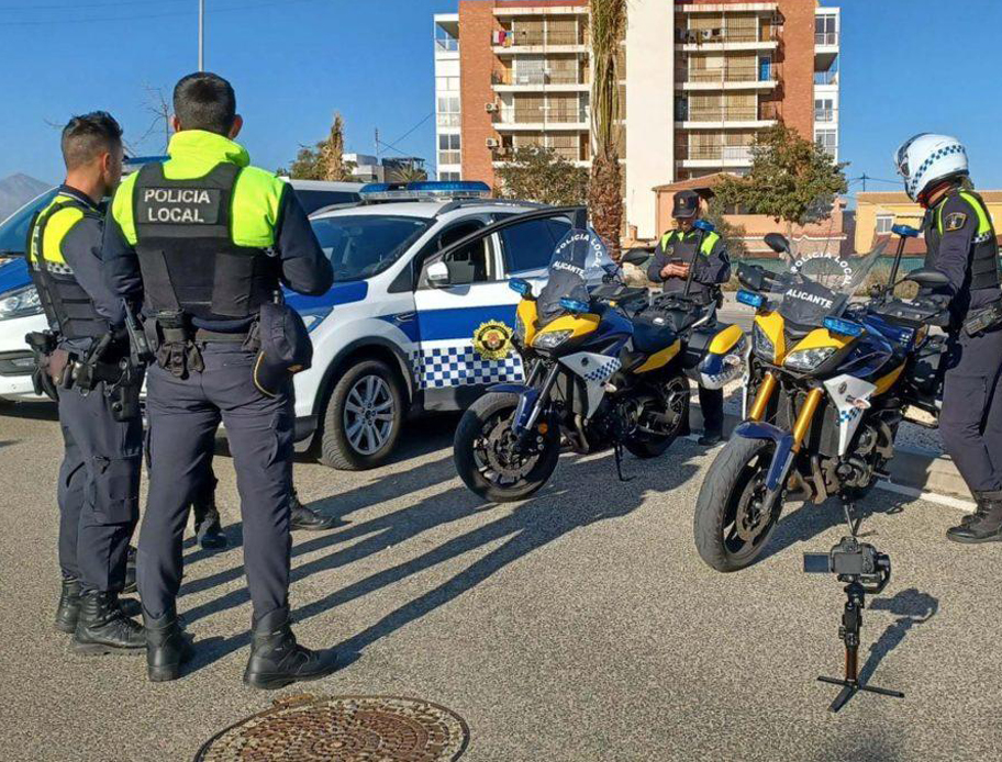 Las obras en la Jefatura de la Policía Local de Alicante permitirán reforzar la presencia policial en la playa de San Juan