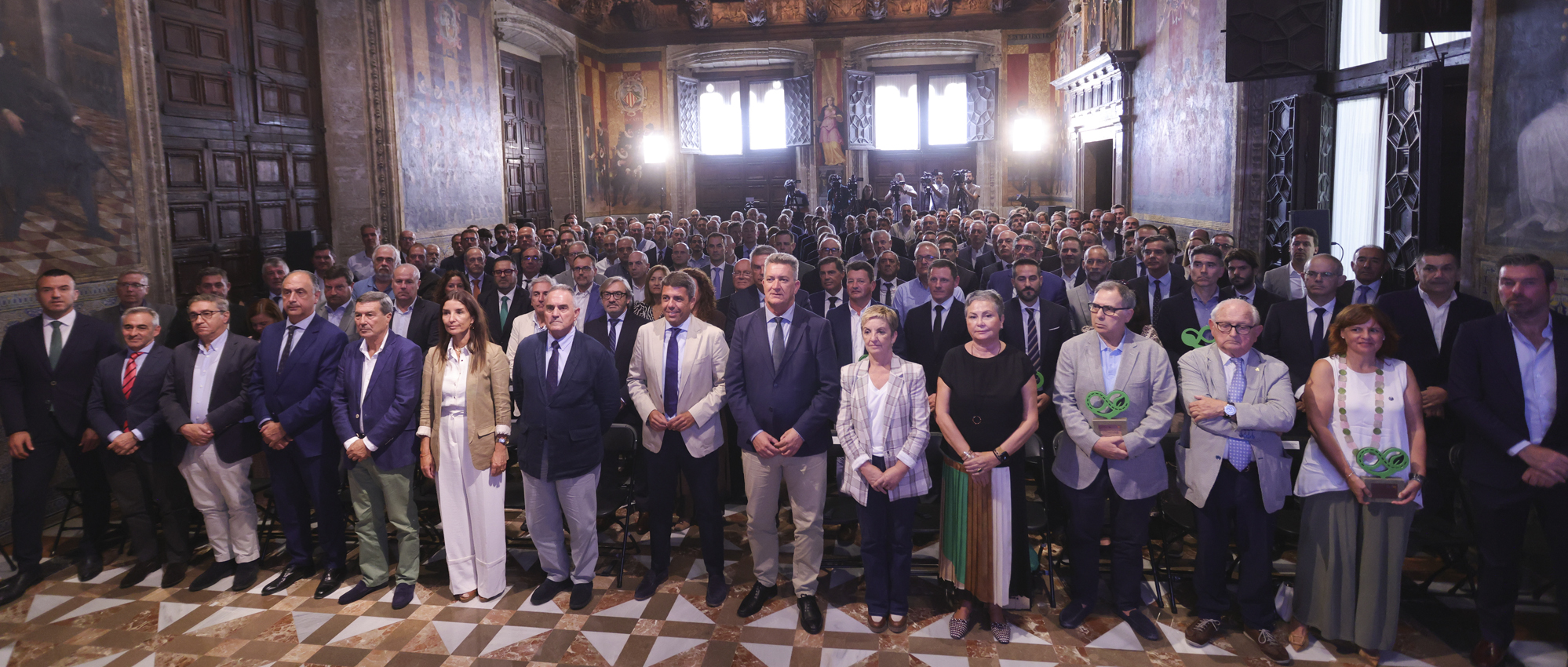 La Generalitat Valenciana reconoce la labor del Grupo Hozono Global tras la DANA