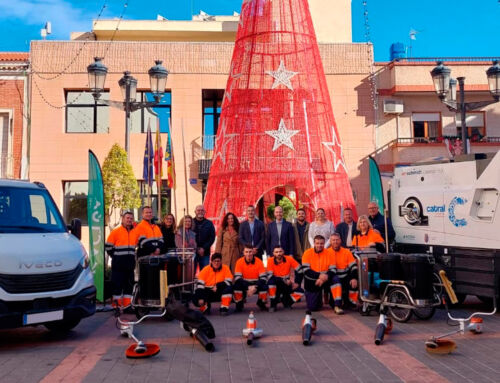 Catral presenta un servicio de limpieza viaria reforzado con más personal y tecnología avanzada