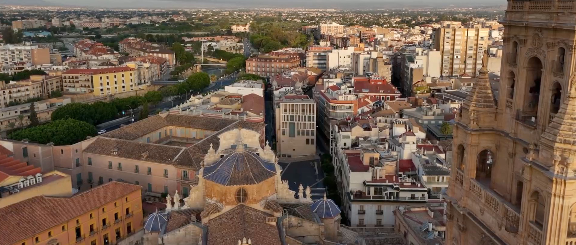 “El Moneo: un edificio como respuesta, un espacio como pregunta”, una mirada única al símbolo arquitectónico de Murcia