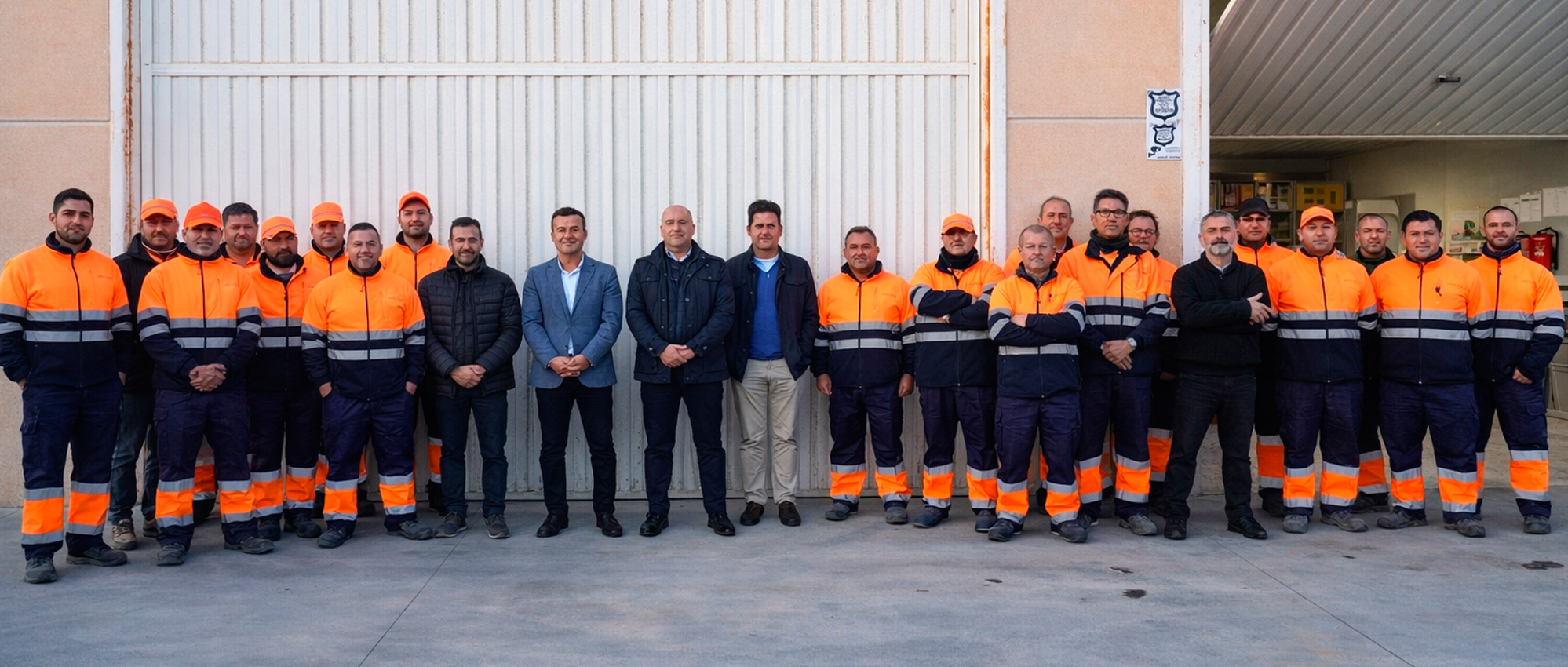 Carboneras mejora el cuidado integral de sus calles, zonas verdes y playas con un servicio renovado