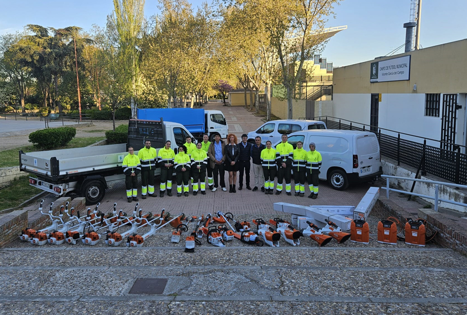 Velilla de San Antonio refuerza el cuidado de sus parques y jardines