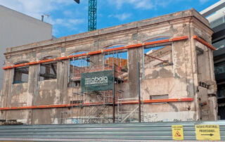 Las obras de rehabilitación del edificio de la Fábrica de Hielo de Torrevieja avanzan a buen ritmo