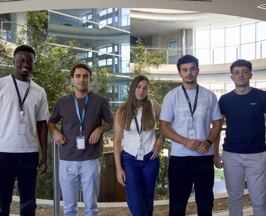 Más de 350 estudiantes dan sus primeros pasos profesionales en Hozono Global durante 2026