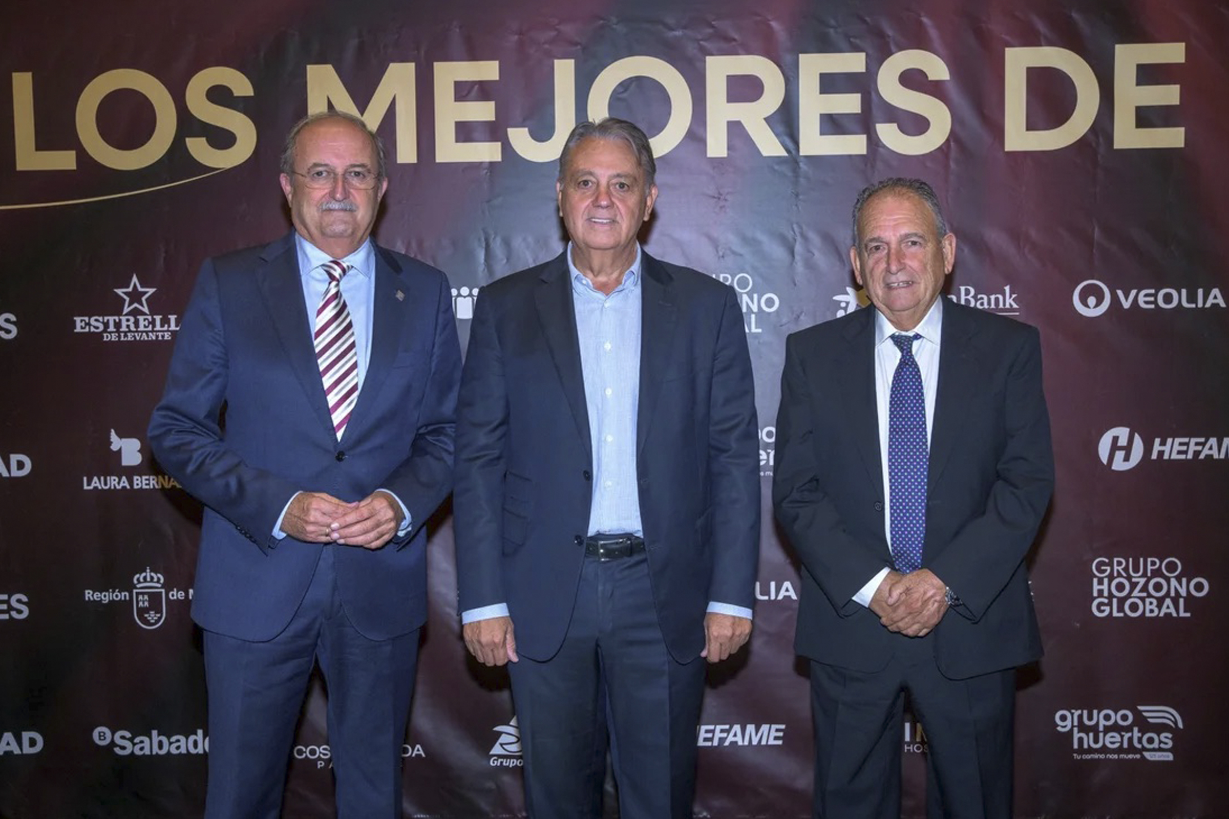 El Grupo Hozono Global celebra los méritos de cinco trayectorias ejemplares El Grupo Hozono Global celebra los méritos de cinco trayectorias ejemplares