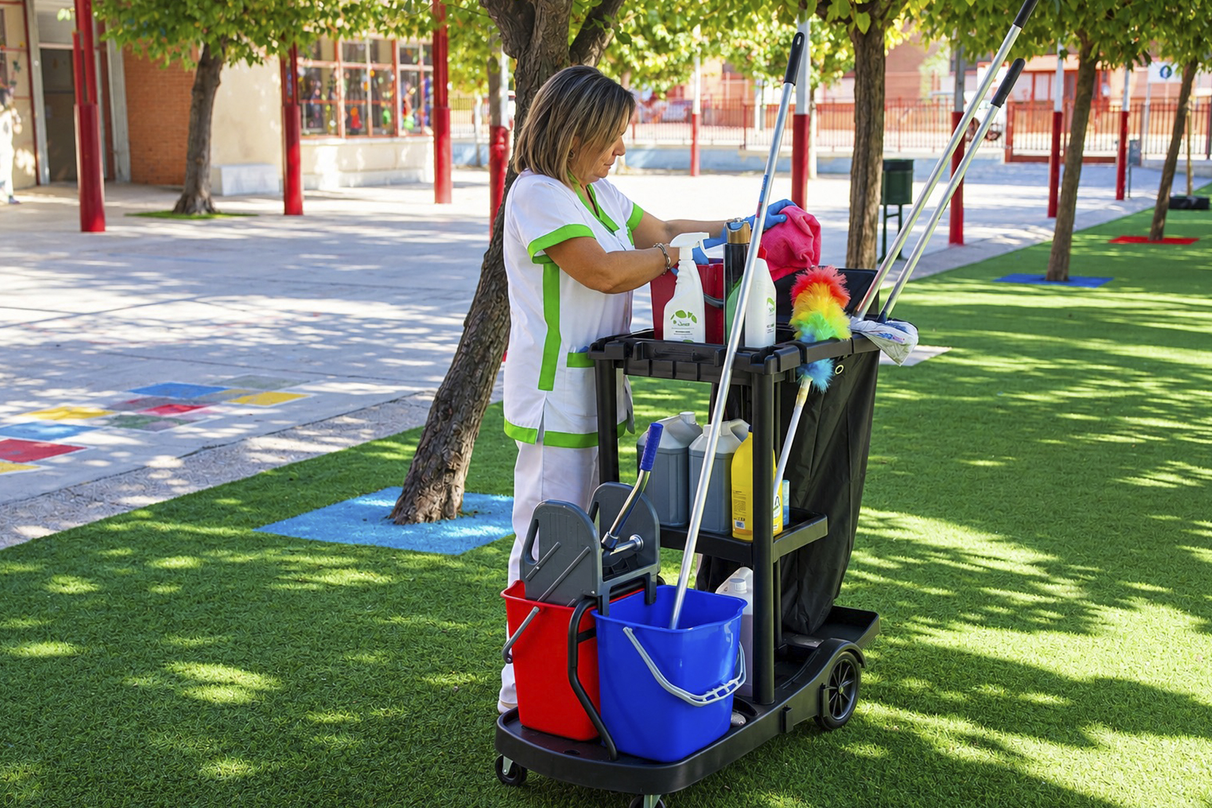 Más de 147.000 horas anuales para el nuevo servicio de limpieza de Orthem en los colegios públicos de la Zona Sur de Murcia Más de 147.000 horas anuales para el nuevo servicio de limpieza de Orthem en los colegios públicos de la Zona Sur de Murcia